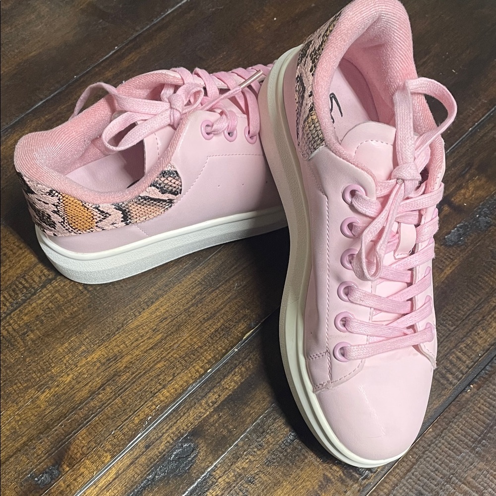 Seven7 Women's Pink with Snakeskin Accent Sneakers